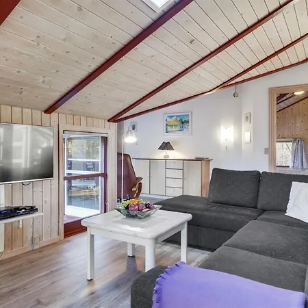 Thurir - 4km From The Sea By Interhome Feriehus