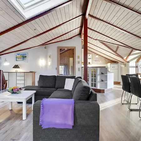 Thurir - 4km From The Sea By Interhome *