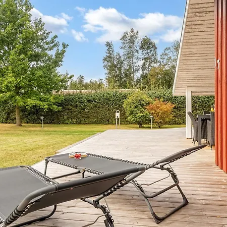 Thurir - 4km From The Sea By Interhome *