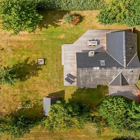 Thurir - 4km From The Sea By Interhome